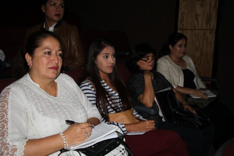 Maestros de primaria participan en diplomados de profesionalización