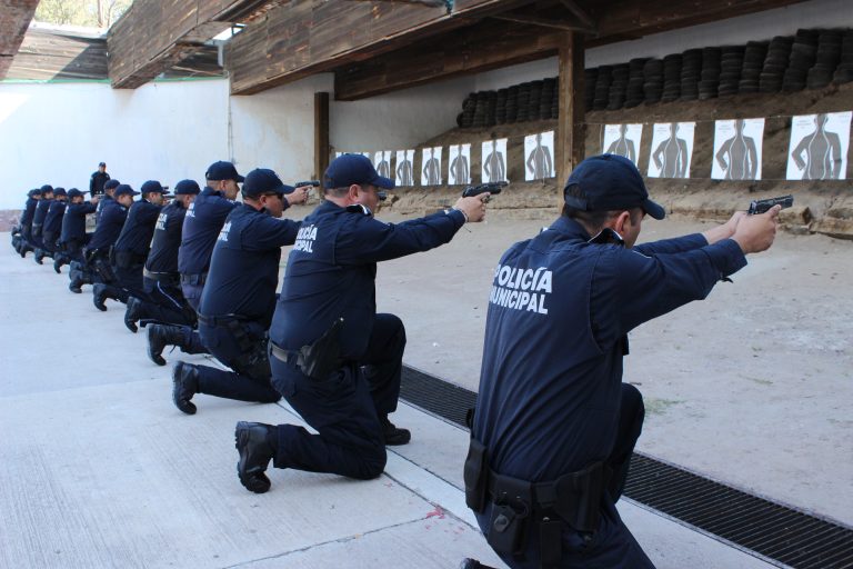 Capacitan en armamento a elementos de Jesús María