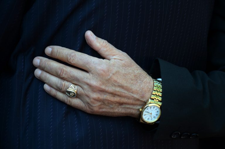 Para reducir corrupción, se debe aplicar la ley sin importar de quien se trate