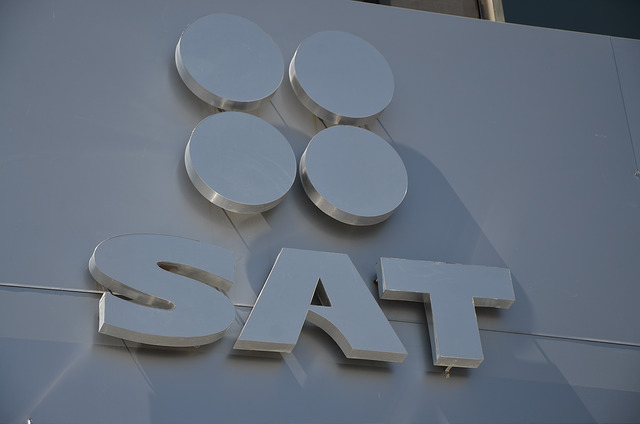 SAT debe dar a conocer empresas que emiten facturas falsas en compra y venta de gasolina robada