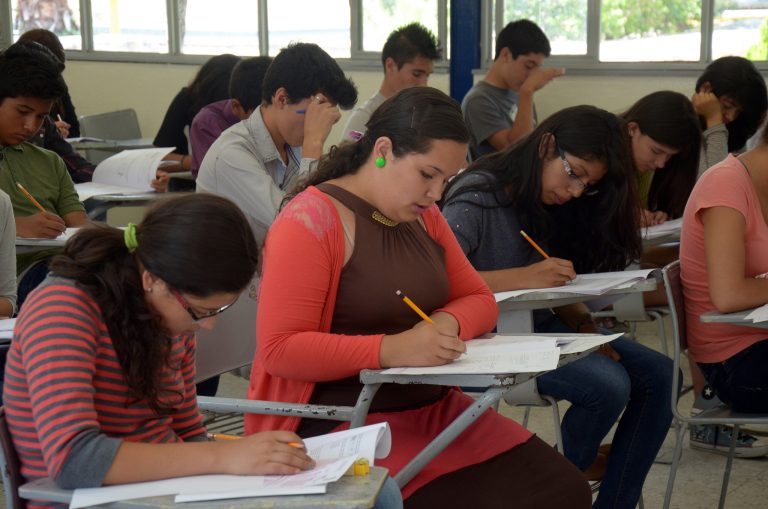 Promueven iniciativa para que estudiantes mejoren su educación