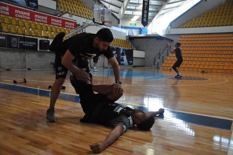 Reconocen errores y talentos en jugadores del Panteras