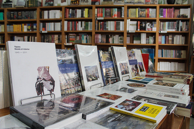 Editoriales deben dejar de depender del estado, buscar opciones fuera del centro | Entrevista con Antonio Marts, editorial Paraíso perdido