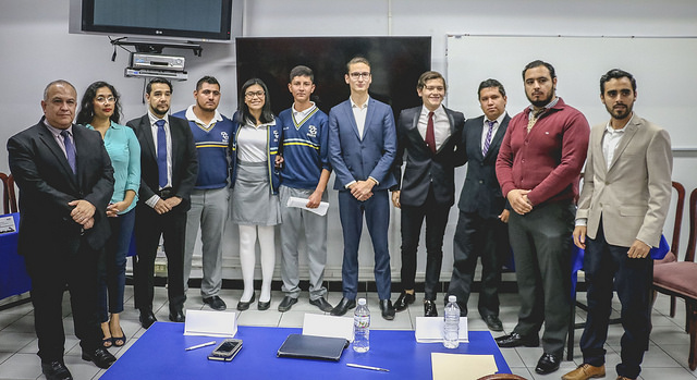 Concurso de Debate Político Juvenil