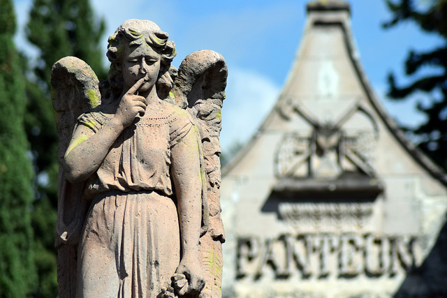 Hay 2 mil 500 propietarios de tumbas en morosidad