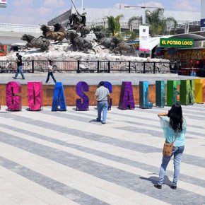 33273558373_674a7d3de4_z