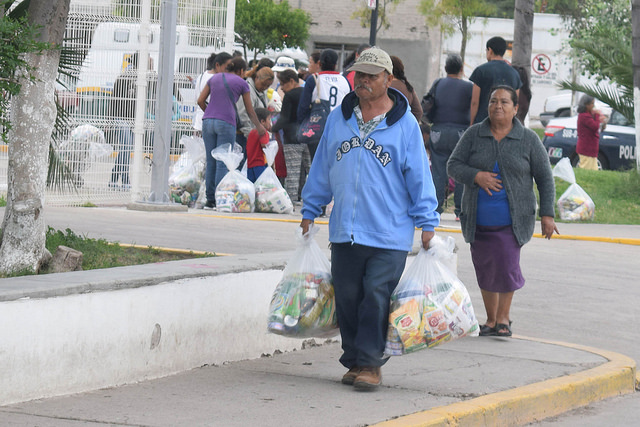 Entrega dotaciones alimenticias gobierno estatal