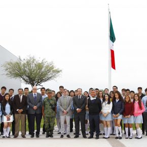 438 Honores a la bandera (1)