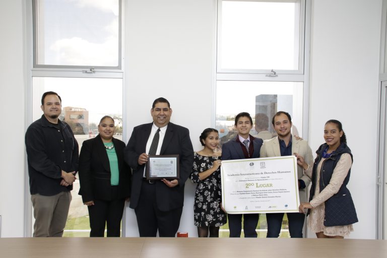 Estudiantes de la UAA obtienen segundo lugar en Competencia Nacional de Debate