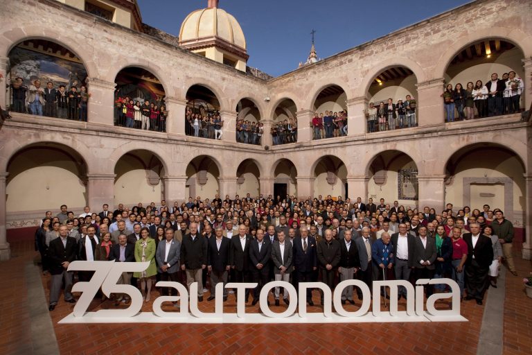 Celebra la UAA 75 años de autonomía