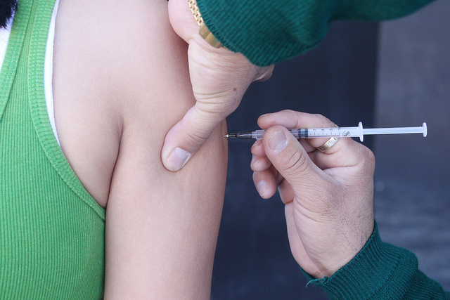 Inicia vacunación contra la influenza