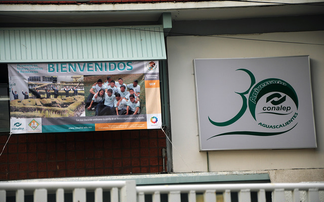 Fueron otorgadas bases laborales a docentes del Conalep