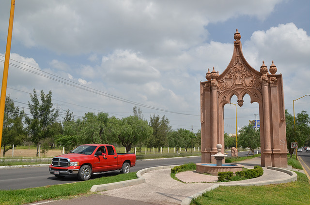 Obtienen becas hijos de migrantes en Jesús María