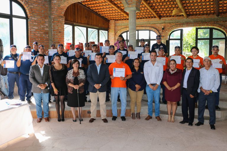 Reconocen a elementos de Bomberos y Protección Civil de Calvillo
