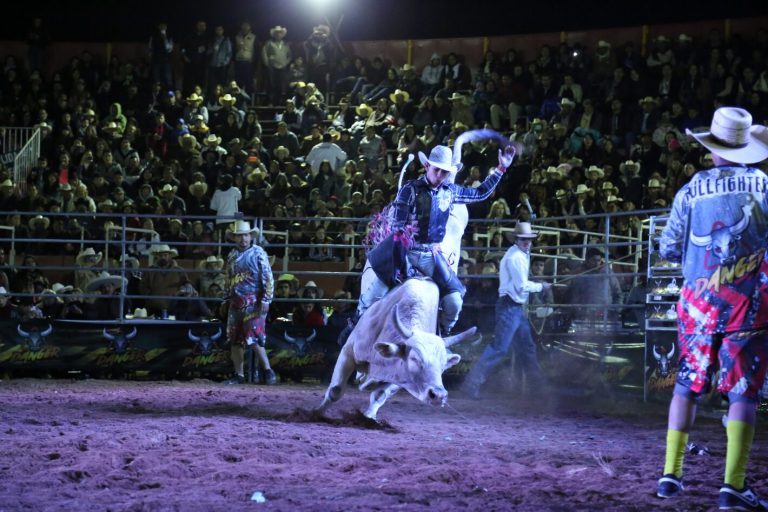 Realizarán espectáculo de rodeo a favor de la lucha contra el cáncer