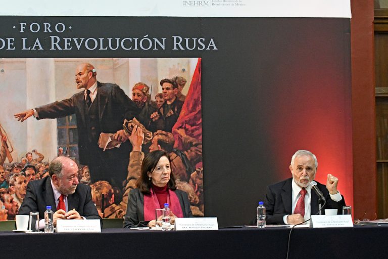 Disertan sobre el significado histórico y las aportaciones de la Revolución Rusa en México