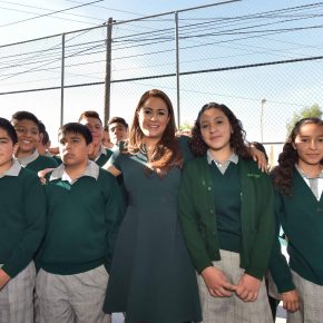 HONORES BANDERA ESC SEC GEN 4