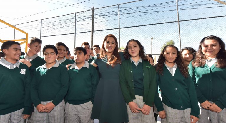 Honores a la bandera en la Escuela Secundaria Leyes de Reforma