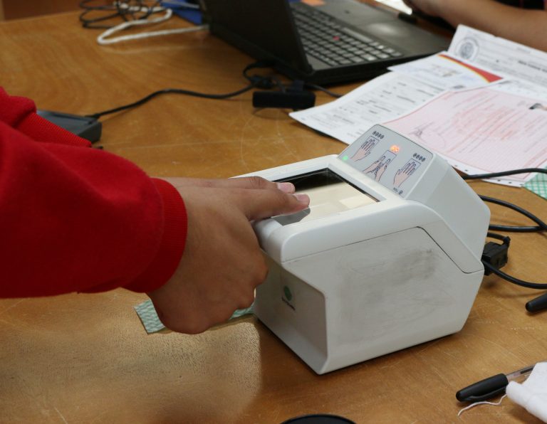 El INE instaló un módulo en la Universidad Tecnológica El Retoño