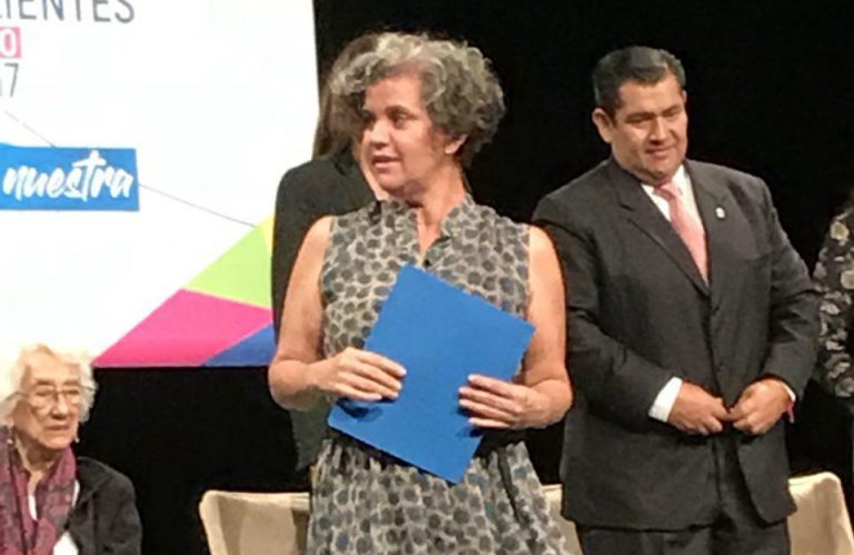 En la literatura la sustancia es el lenguaje, no el género | Entrevista con Rosa Espinoza, ganadora del Premio Dolores Castro 2017 en narrativa