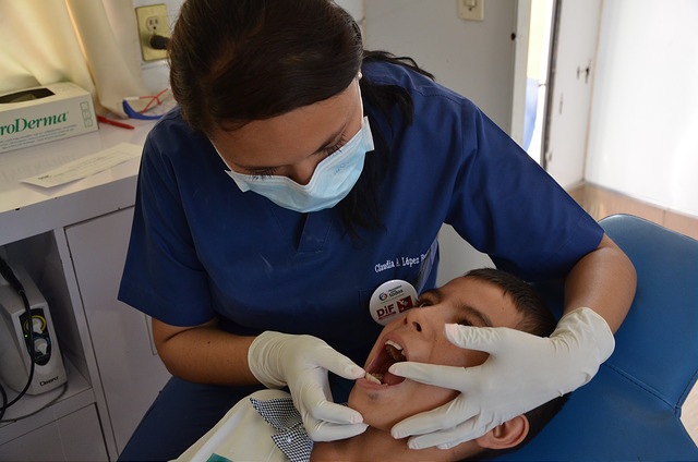 Mala situación económica no debe significar falta de atención bucal