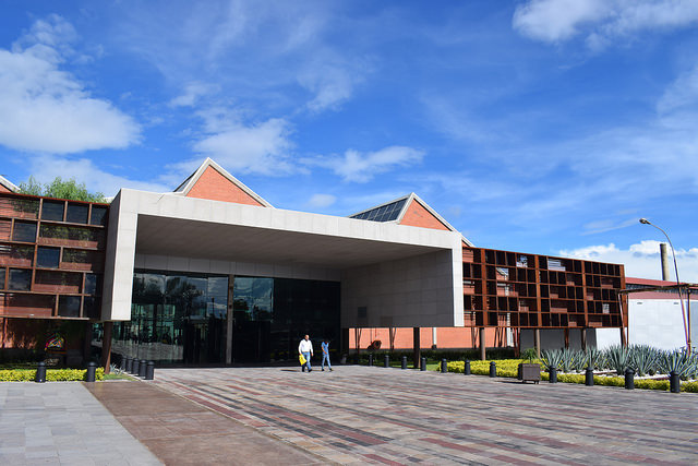 Funciona el Museo Espacio con artistas mexicanos