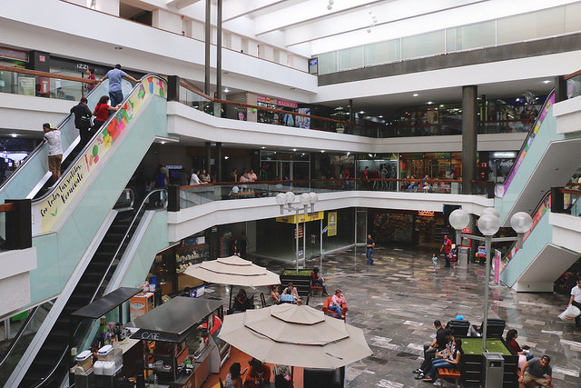 Supervisan condiciones de seguridad en centros comerciales