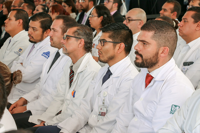Un centenar de médicos especialistas se incorporan al IMSS en Aguascalientes