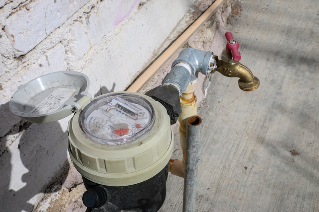 Insiste ombudsman en que se violarían derechos humanos al cortar el servicio del agua a morosos