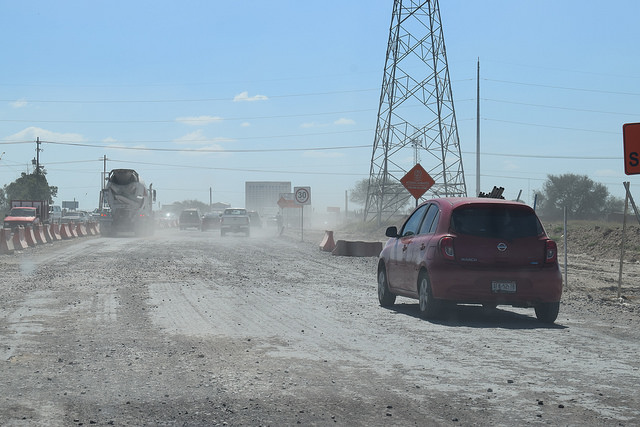 Restaurarán vía alterna de distribuidor vial