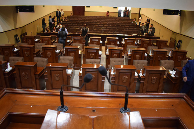 Alcaldes comparecen para recibir observaciones a sus leyes de ingresos