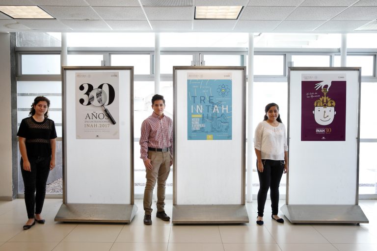 INAH premia a estudiantes de la UAA por diseño de carteles conmemorativos
