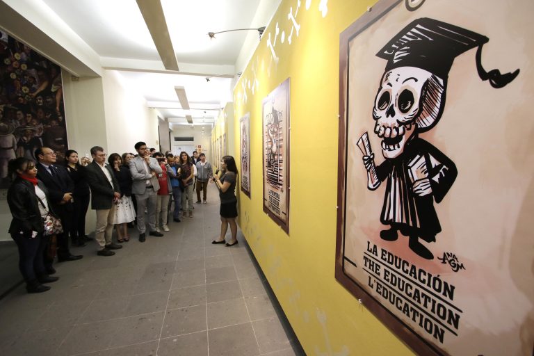 En el Museo Nacional de la Muerte de la UAA se expone lotería que habla desde los huesos