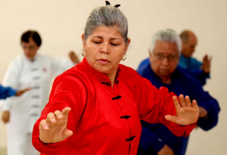 Ofrecen servicios y capacitaciones a personas mayores de 60 años