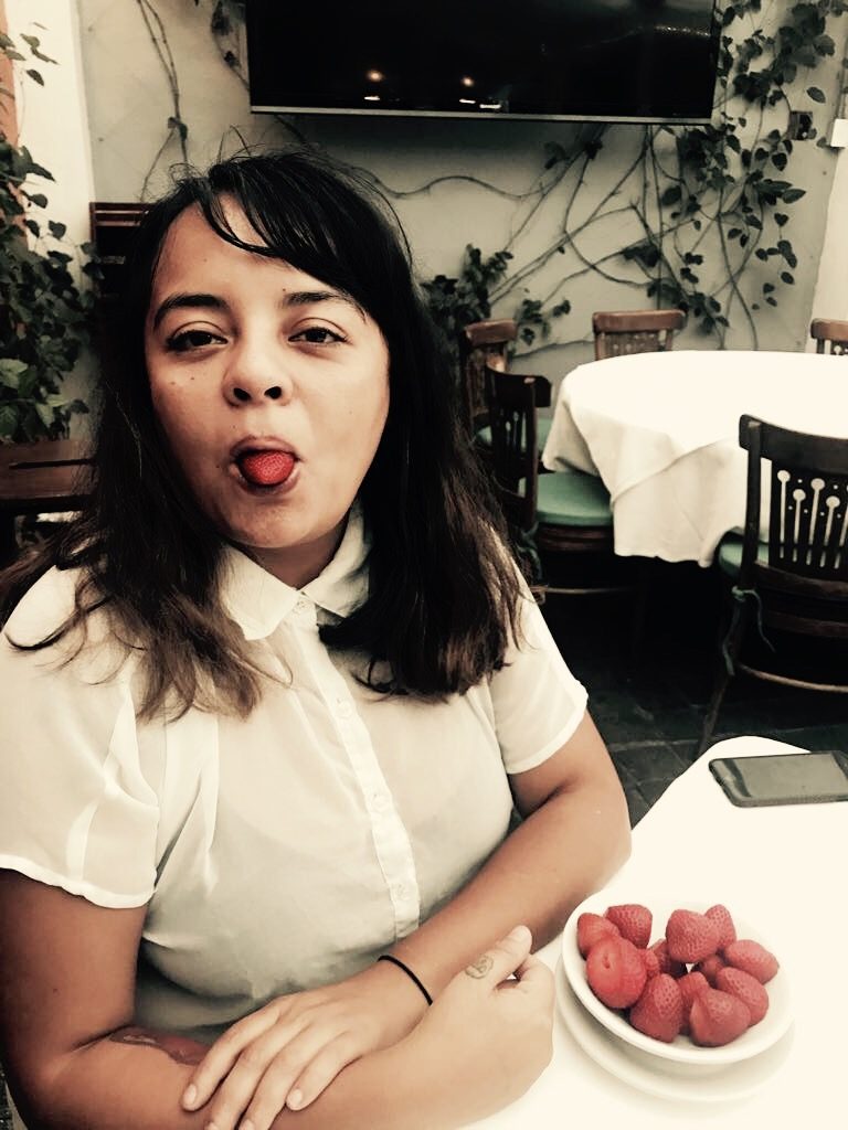 ¿Cómo es posible que haya concentraciones de millones de personas y estés tan solo? / Entrevista a Maira Colín, sobre Salida de emergencia