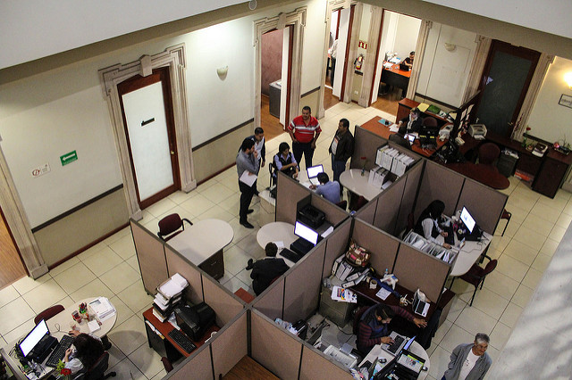 Burócratas bajan productividad debido al estrés de la inseguridad