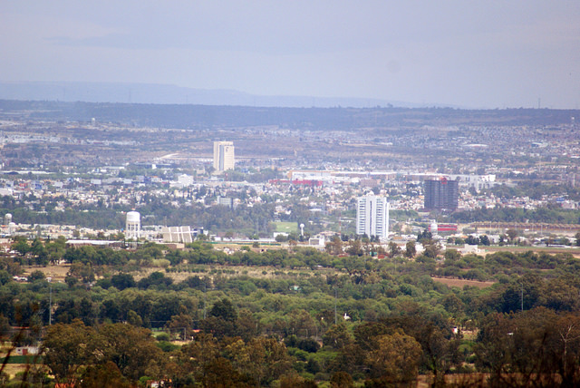 Realizan segunda calibración y mantenimiento del sistema de monitoreo de calidad del aire