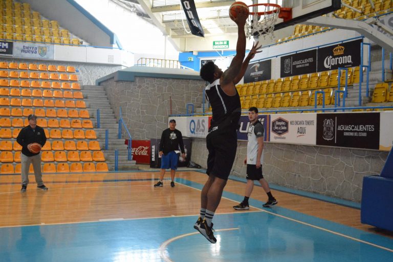 Panteras, a rugir ante León