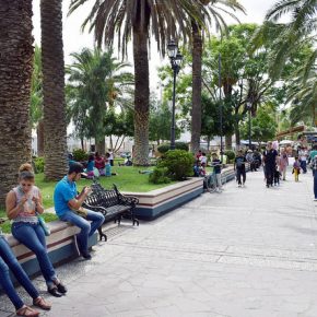 28654353536_208d121dd8_z