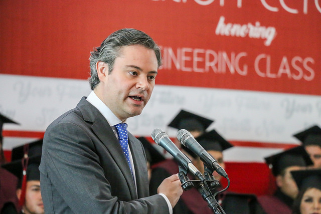 Aurelio Nuño y Mikel Arriola dejan tiradero en educación y salud