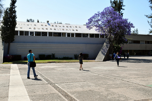 Realizan dispersión del bono a maestros jubilados