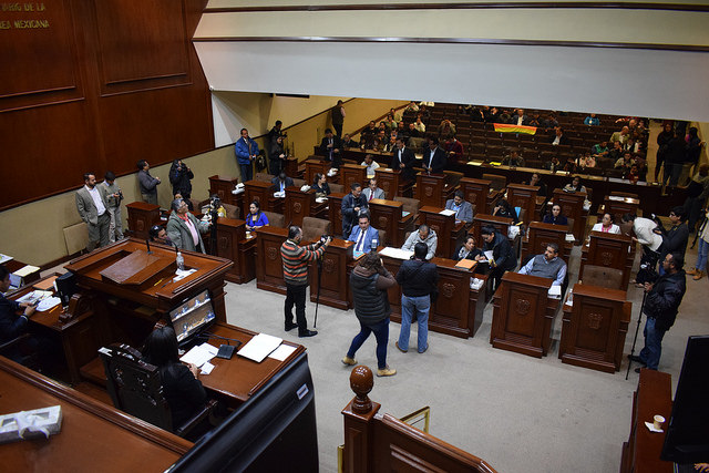 No a dictaminar leyes populistas para despertar el interés mediático