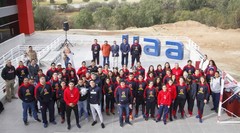 UAA entrega material deportivo a integrantes de disciplinas deportivas