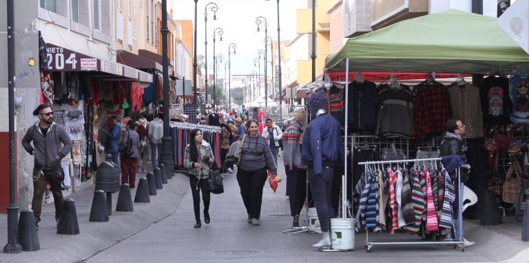 Anuncian cierres temporales en calles del centro por fiestas decembrinas