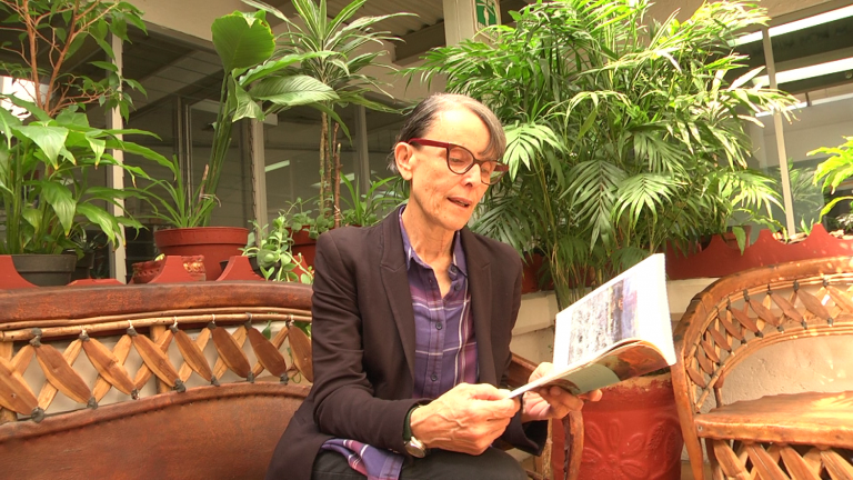 La poeta Pura López Colomé prepara un libro inspirado en los sentidos