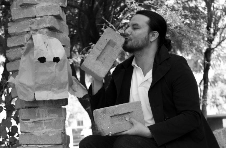 Kafka en traje de baño y los gatos de Schrödiger / Entrevista a Franco Félix