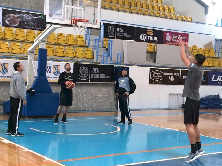 Panteras regresan a entrenamiento
