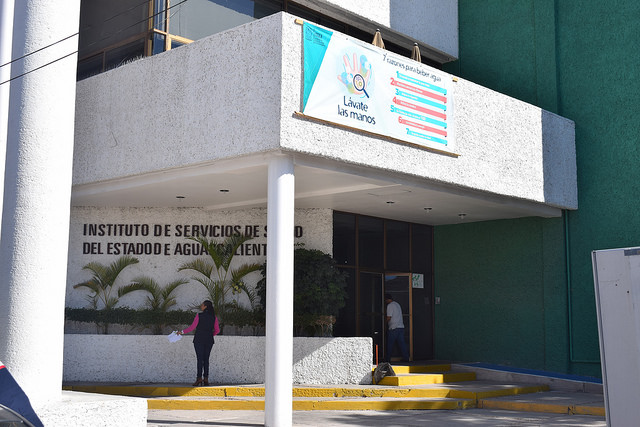 Reconocen a trabajadores estatales en Aguascalientes