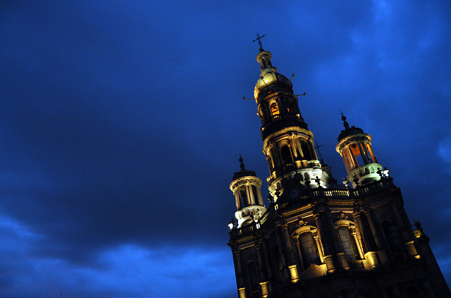 Buscará Morena apoyo del clero