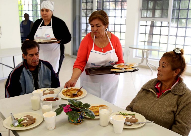 Ponen en operación comedor para adultos mayores